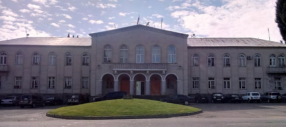 თერჯოლის მერის წარმომადგენელს ბრალი  ქრთამის აღებაში დასდეს