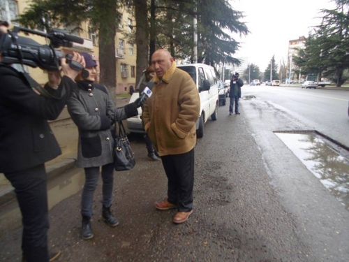 გოგი წულაია ქალაქის მერს: “ან ხარ დოყლაპია, ან ქალაქის ბედი არ განაღვლებს”