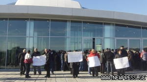 ზესტაფონელი მოვაჭრეები პარლამენტს დახმარებას სთხოვენ