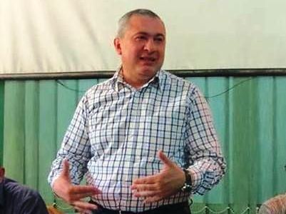 წერეთლის უნივერსიტეტის პრორექტორი უკმაყოფილო სტუდენტებს შეხვდა