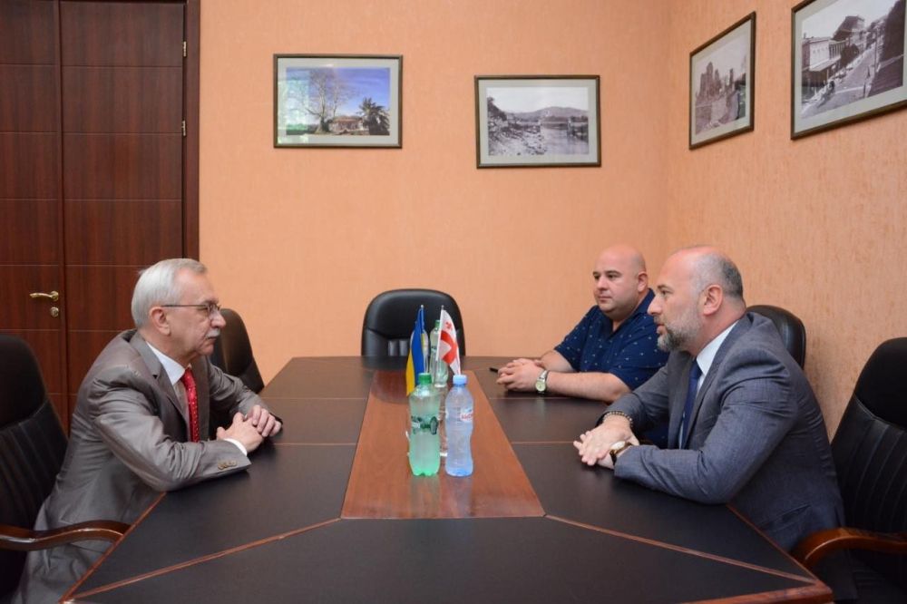 იმერეთში სახელმწიფო რწმუნებული ზვიად შალამბერიძე საქართველოში უკრაინის ელჩს იგორ დოლგოვს შეხვდა