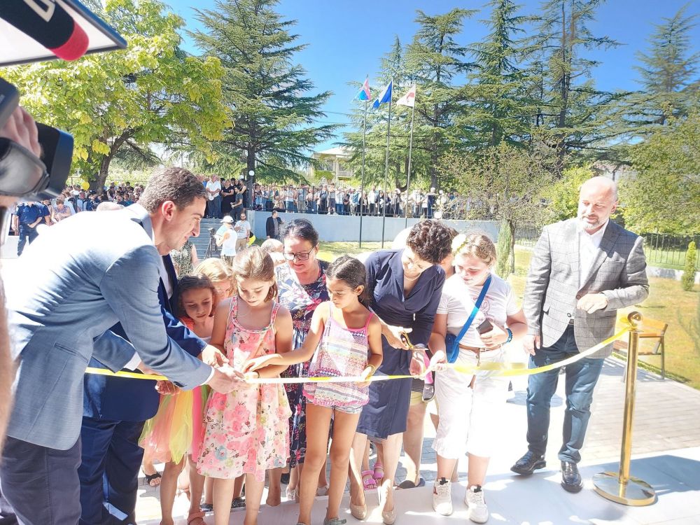 თეა წულუკიანმა ბაღდათში საზოგადოებრივი ცენტრი  გახსნა