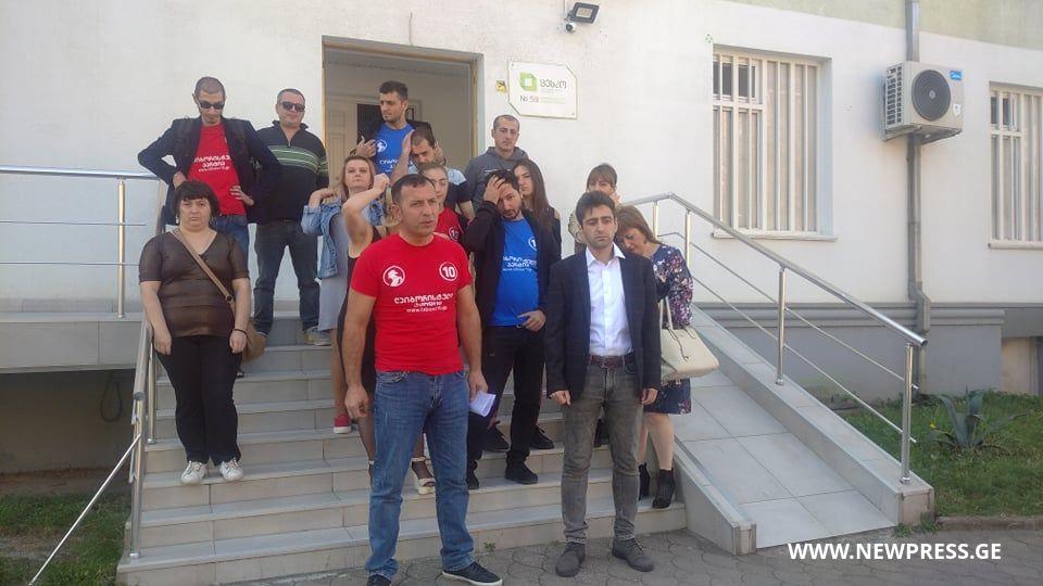 ამოიღეთ  ყალბი მისამართები საარჩევნო საზღვრებიდან, წინააღმდეგ შემთხვევაში, რისხვას მიიღებთ! – სამსონ გუგავა