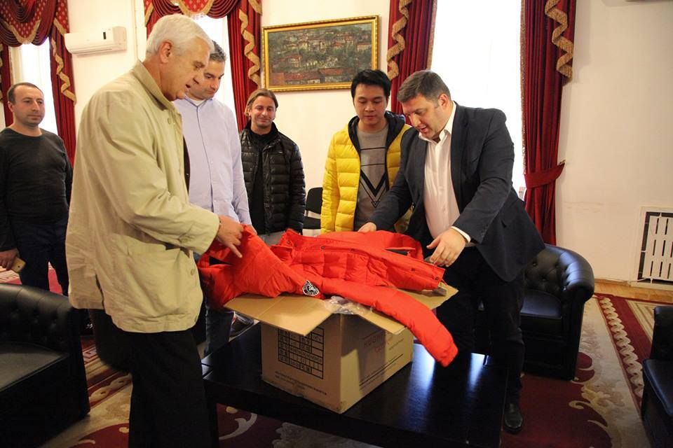 ქუთაისის მერიას ჩინურმა კომპანიამ ჰუმანიტარული ტვირთი გადასცა