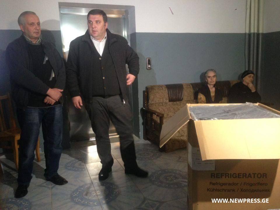 ქალაქის მერი წყალწითელას პანსიონატს  ესტუმრა