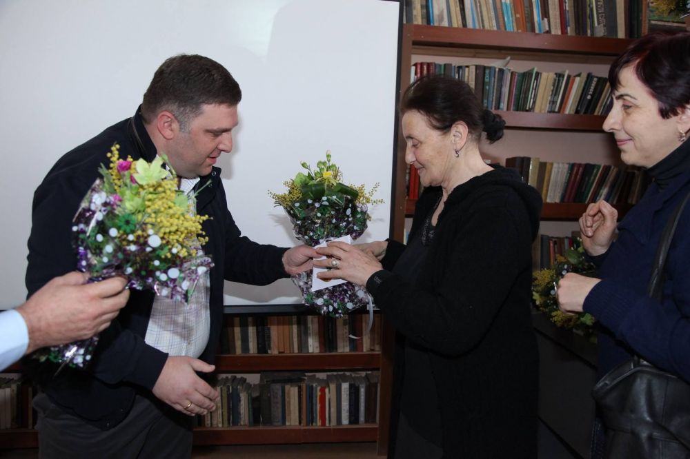 ქუთაისში 100 წელს გადაცილებულ ქალბატონებს 8 მარტი მიულოცეს