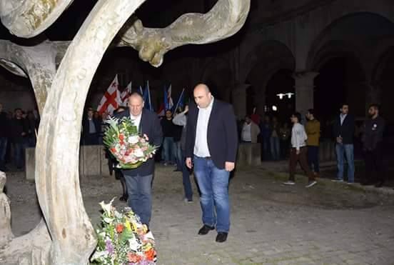 9 აპრილს დაღუპულთა მემორიალი გვირგვინით შეამკეს