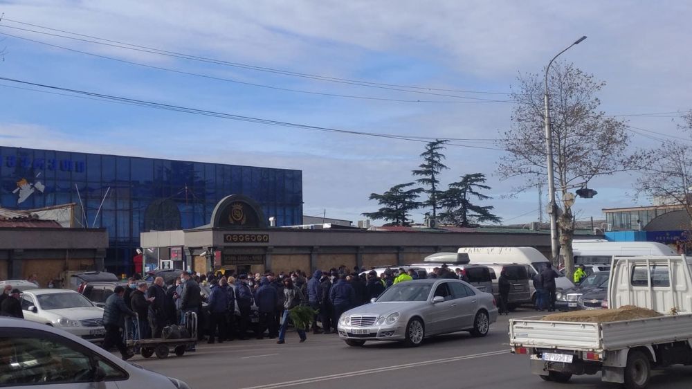 ქუთაისში შპს “იმერეთის” თანამშრომლები მუშაობის  უფლებას ითხოვენ