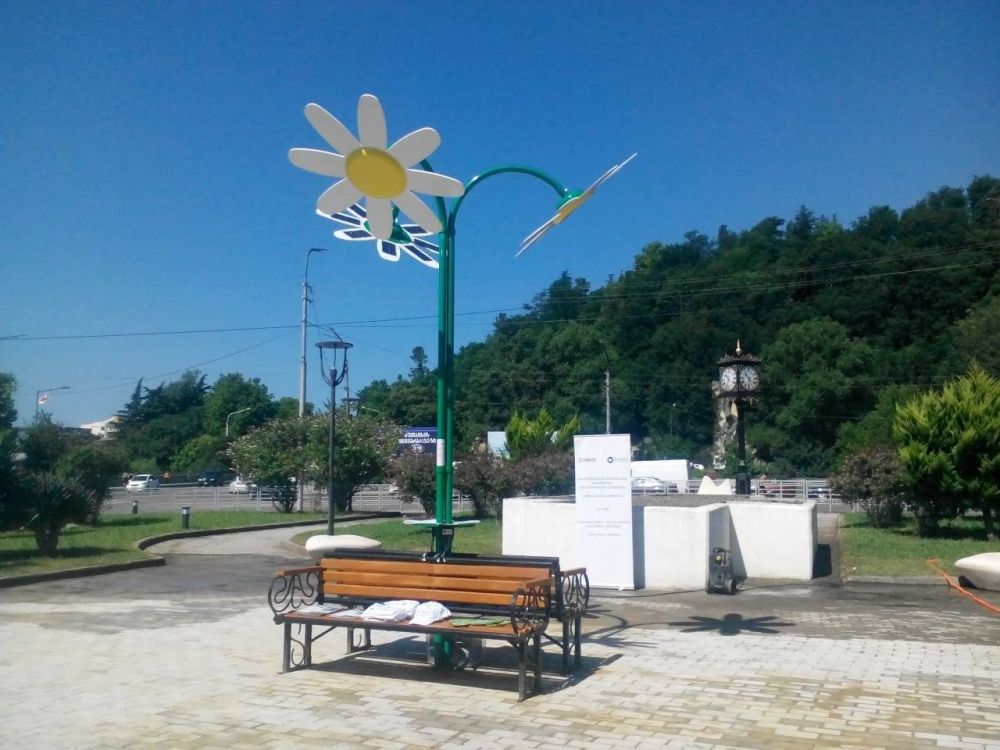 უფასო ინტერნეტი და ელექტროენერგია–ქუთაისში ენერგოეფექტური სკვერი გაიხსნა