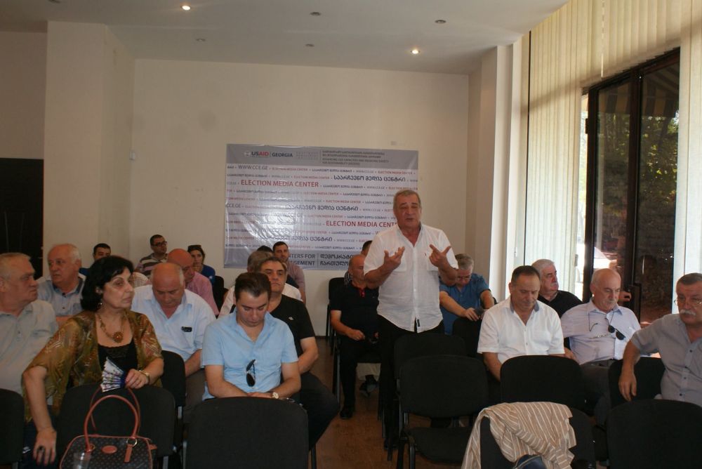 რუსთავის მაჟორიტარი დეპუტატობის კანდიდატები მეწარმეებს შეხვდნენ(R)