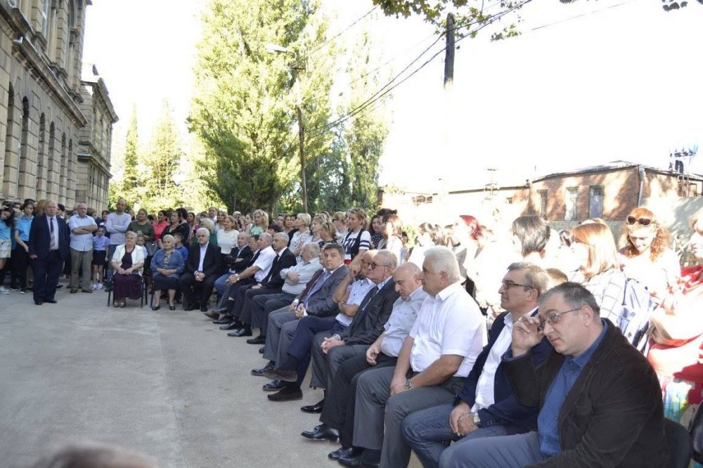 საჯარო სკოლის ღონისძიებაზე მმართველი პარტიის  მაჟორიტარობის კანდიდატები მიიწვიეს (VIDEO, AUDIO)