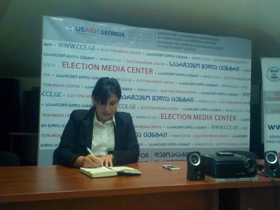 ლელა სებუა: „ჩემი ოპონენტები ჩემს ნაცვლად ჩემს მეუღლეს ურეკავენ“