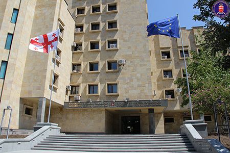 ყოფილ პროკურორს წყალტუბოში მოქალაქის მიმართ ძალადობის განხორციელებაზე ბრალი წარედგინა