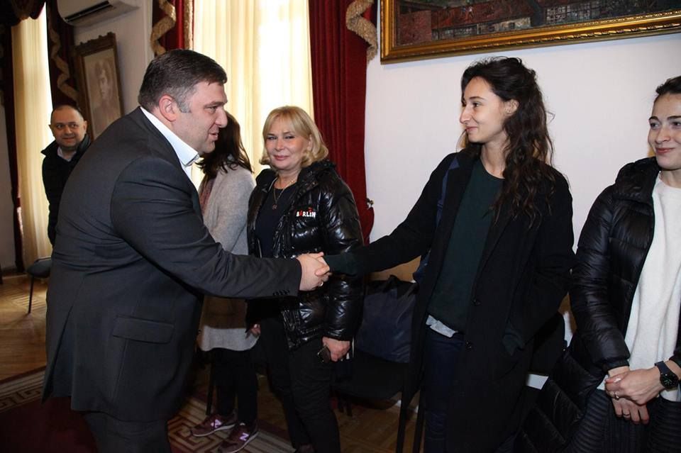 ქუთაისში რუსთაველის თეატრი იმყოფება