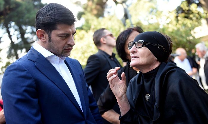 “ქართული ოცნების” წევრებმა საქართველოს ერთიანობისთვის ბრძოლაში დაღუპულ გმირებს პატივი მიაგეს (R)