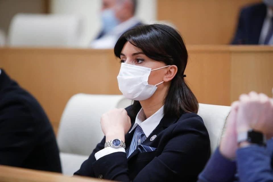 როგორ გამოეხმაურა პრემიერ მინისტრობის კანდიდატი ნინო ლაცაბიძის მიმართვას მრავალშვილიანებთან დაკავშირებით? [R]