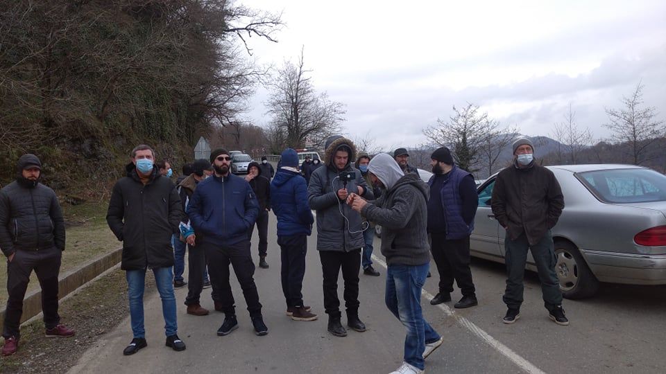 ნამოხვანჰესის მოწინააღმდეგეებმა გზა გადაკეტეს