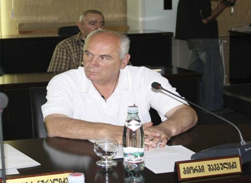 ქუთაისის სამეცნიერო ბიბლიოთეკის ყოფილი დირექტორი სამსახურში  აღდგენას ითხოვს