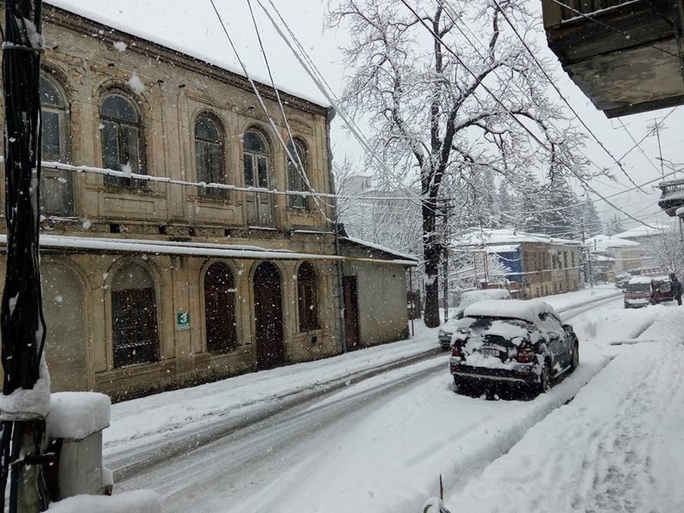 თოვლის მიუხედავად, საბავშვო ბაღები  შეუფერხებლად მუშაობენ