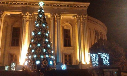 ქუთაისში მთავარი ნაძვის ხის განათება გადაიდო