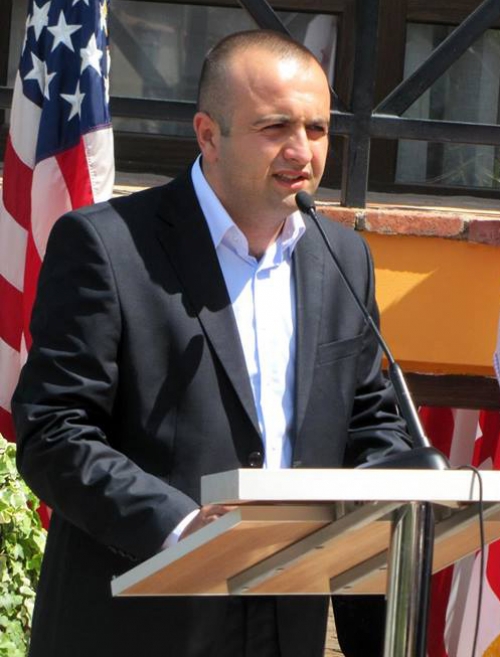 შალვა კიკნაველიძე: ,,ძვირფასო ქუთათურებო, გილოცავთ ახალ 2015 წელს!”