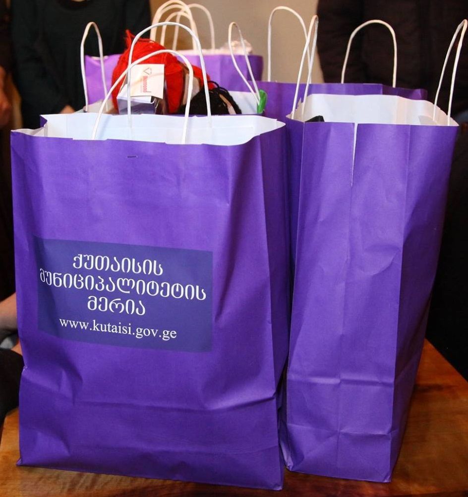 ქუთაისის მერიამ ორ თვეში 30,980 ლარის საჩუქრები შეიძინა
