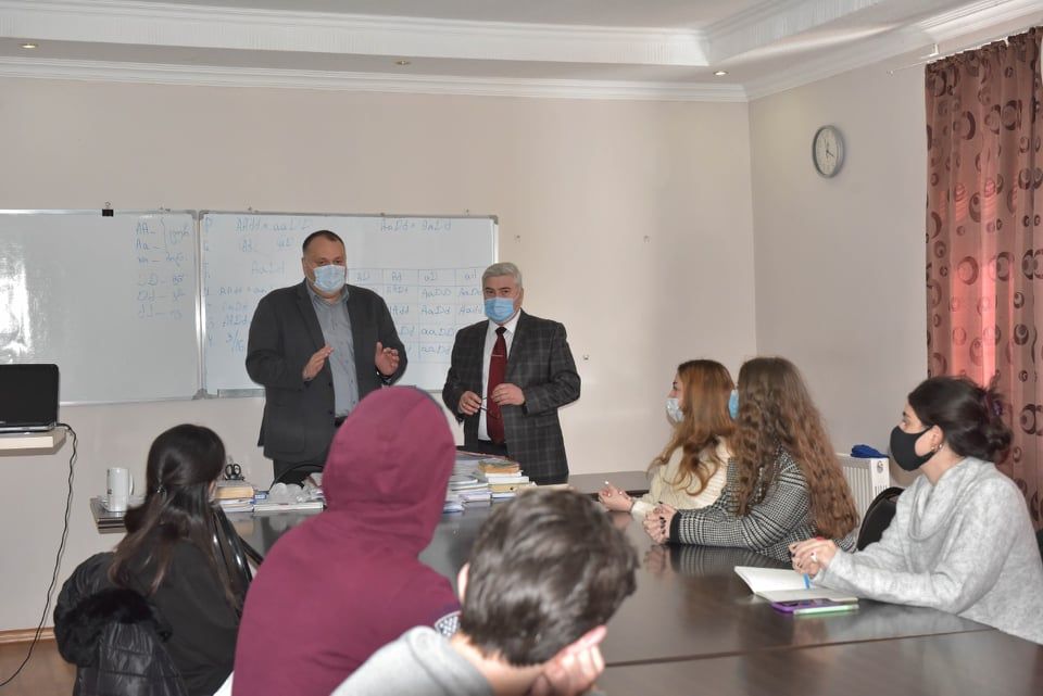 ქუთაისში სოციალურად დაუცველ მეთორმეტეკლასელებს სააბიტურიენტო მომზადებას დაუფინანსებენ