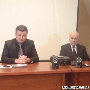 საინიციატივო ჯგუფი იმერეთის გუბერნატორისა და საკრებულოს თავმჯდომარის გადადგომას ითხოვს