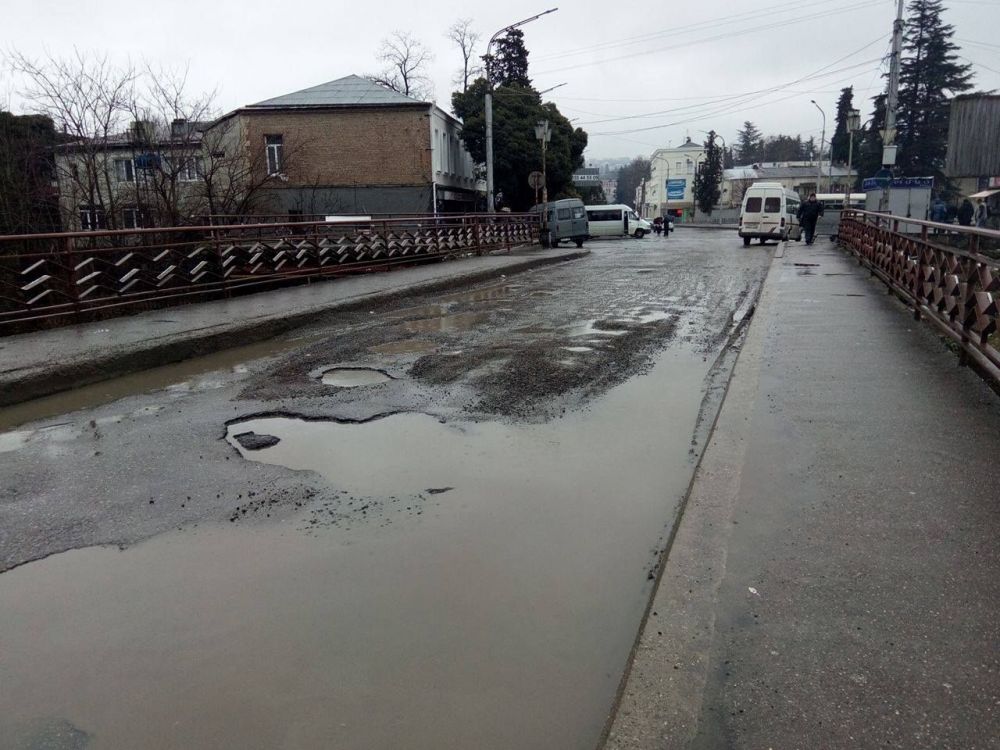 “წითელი ხიდის” რეაბილიტაცია დაიწყო