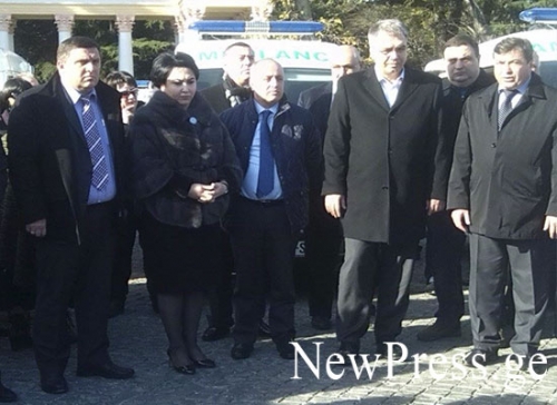 დასავლეთ საქართველოს სასწრაფო დახმარების რაიონულ ცენტრებს 38 ახალი ავტომობილი გადაეცათ