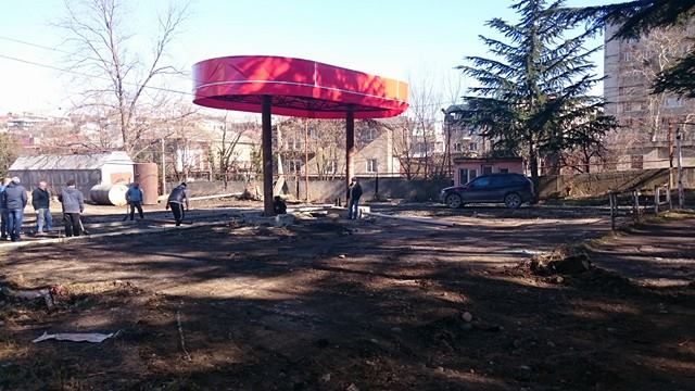 ჯავახიშვილის ქუჩის მცხოვრებლები გაზგასამართი სადგურის მშენებლობას აპროტესტებენ  [VIDEO]