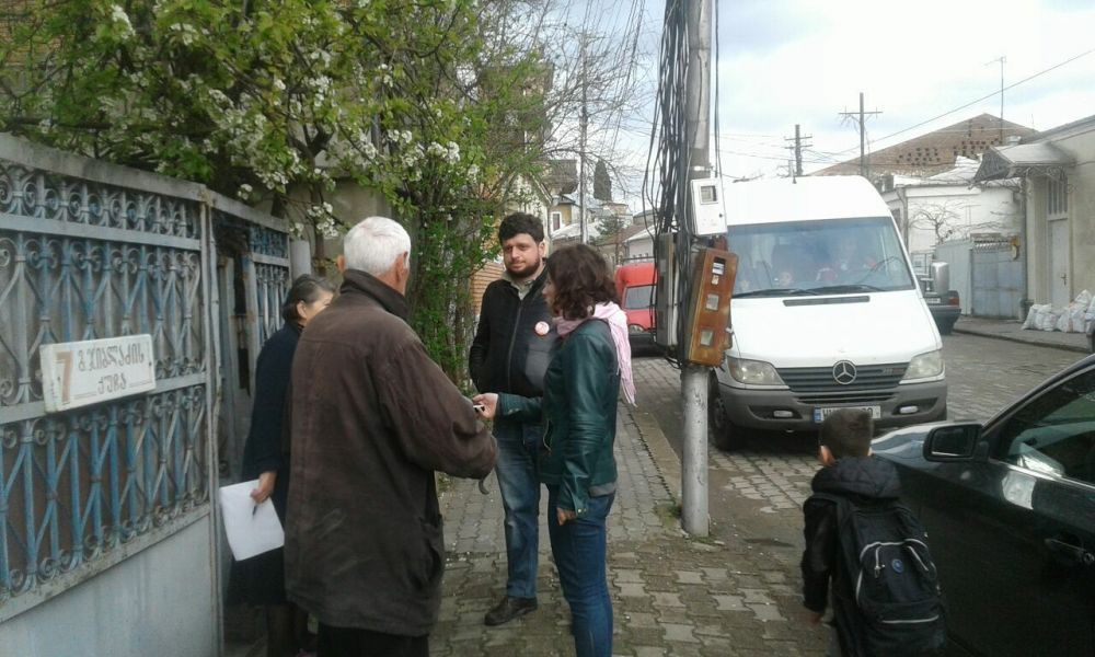 ჯიბლაძის ქუჩის მცხოვრებლები თვითნებური ნაგავსაყრელის არსებობას აპროტესტებენ