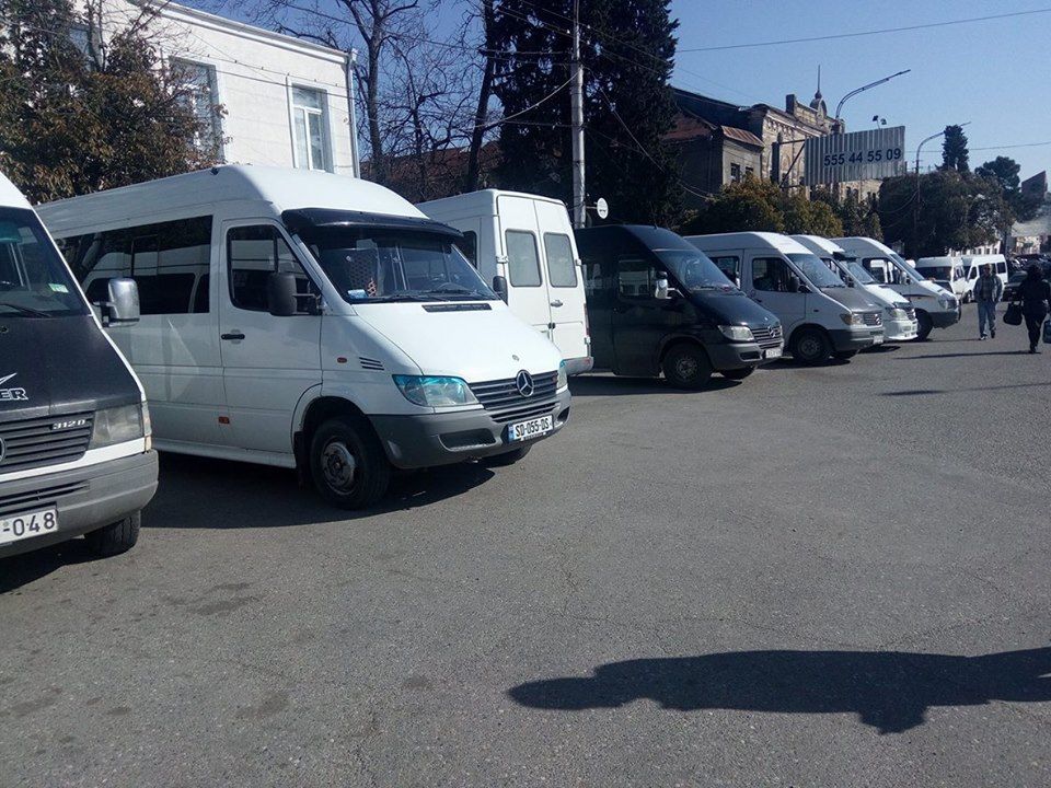 ქუთაისში საზოგადოებრივი ტრანსპორტის ნაწილი შეცვლილი  სვლაგეზით იმუშავებს