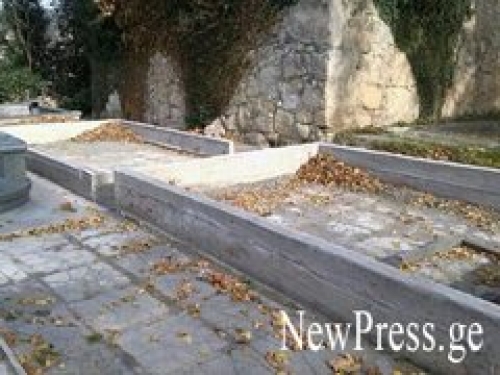 ქუთაისში სასაფლაოები ცოცხალ ადამიანებზე ორმაგი ფასით იყიდება