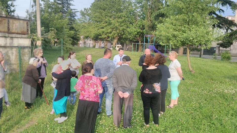 “არ დავუშვებთ, ბავშვებს წაართვან ერთადერთი სკვერი ამ უბანში”