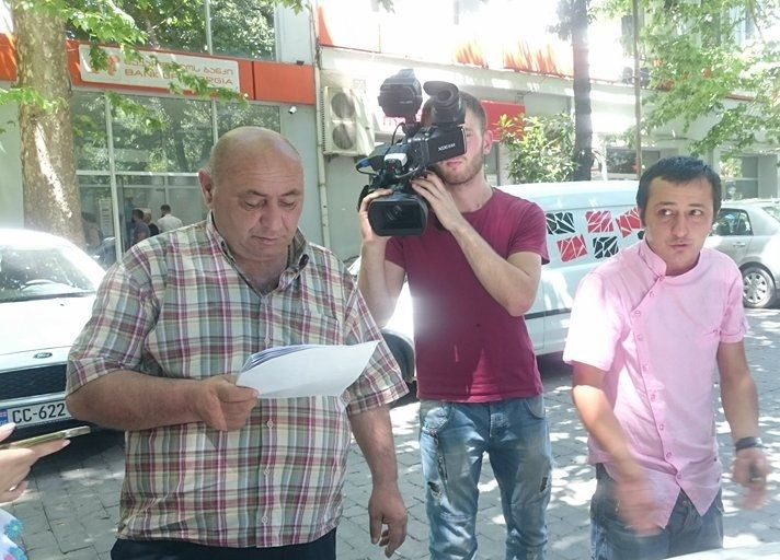 “ორ თვეში 12 ათასი ლარი 40 ათას ლარამდე გამიზარდეს და სახლი აუქციონზე გაიტანეს” [VIDEO]