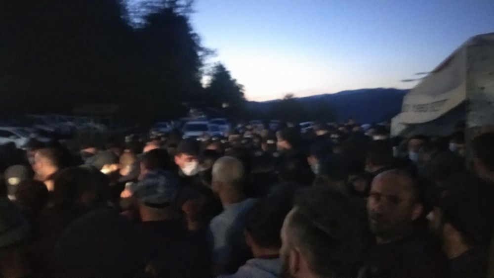 გუმათში დაპირისპირებაა,  სავარაუდოდ, დაკავებულია ერთი აქტივისტი [VIDEO]