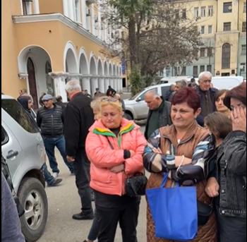 ხელფასის ჩარიცხვისა და თანხის ჩამოჭრის ესემესები ერთდროულად მომივიდა – მაღაროელები