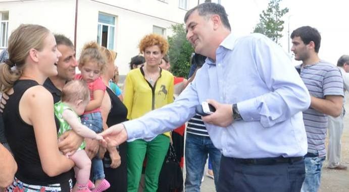 დევნილ ოჯახებს მცირე ბიზნესის დასაწყებად გრანტი და ინვენტარი გადაეცა