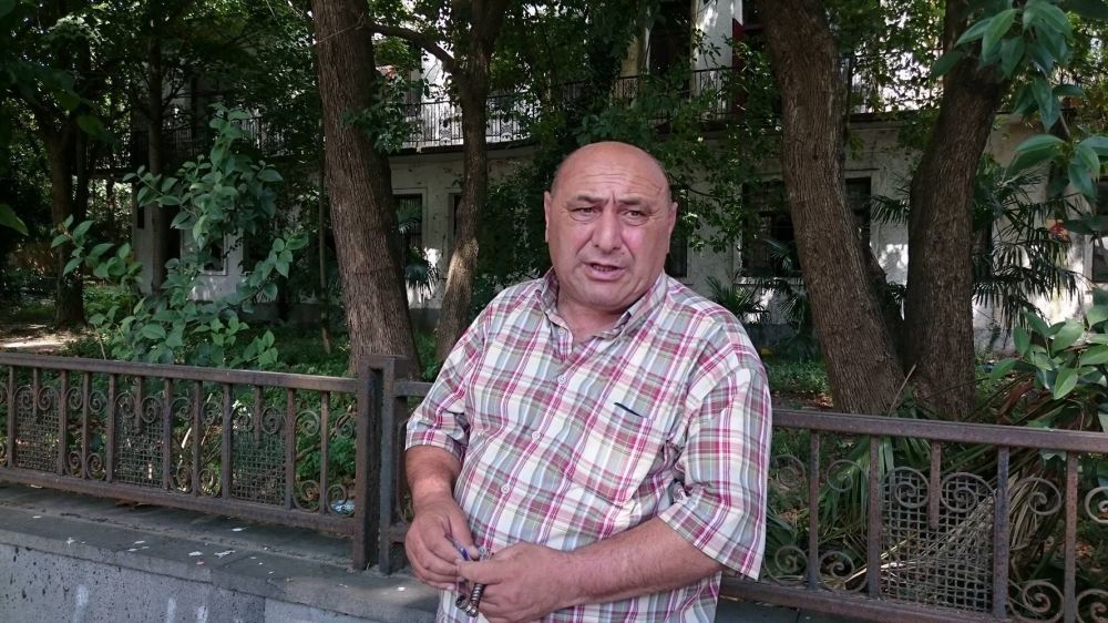 “გაყიდეს მწერალთა კავშირი, რიგში დგას ბიბლიოთეკა, ქუთაისს გადააქცევენ თავკომბალად”  [AUDIO]
