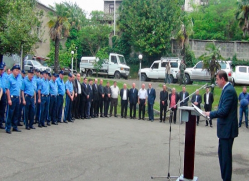 პოლიციელებს პოლიტიკური დავალებებისაგან ათავისუფლებენ
