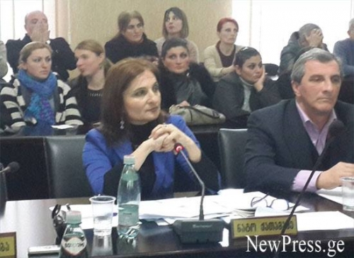 ნატო ქათამაძე: “საკრებულოს თავმჯდომარემ მიკროფონი სამარცხვინოდ გათიშა”