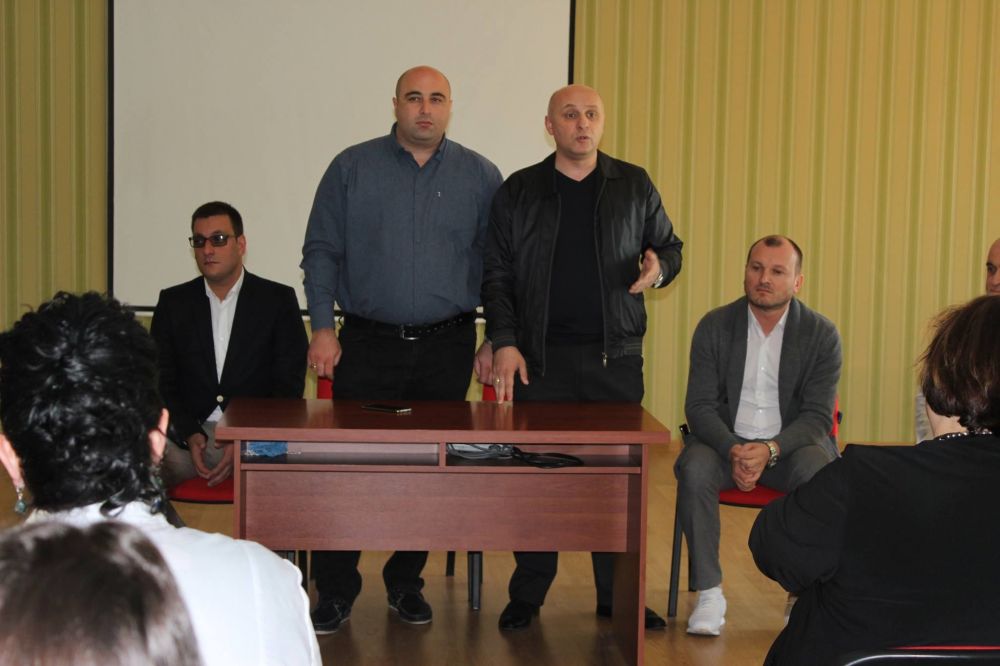 გიორგი  ჭიღვარია  კლინიკა  ბომონდის  თანამშრომლებს  შეხვდა  [R]