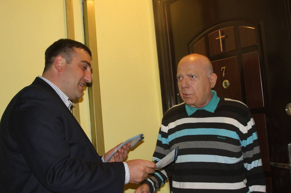 გიორგი ჭეიშვილი ამომრჩეველს ინდივიდუალურ რეჟიმში ხვდება  [R]