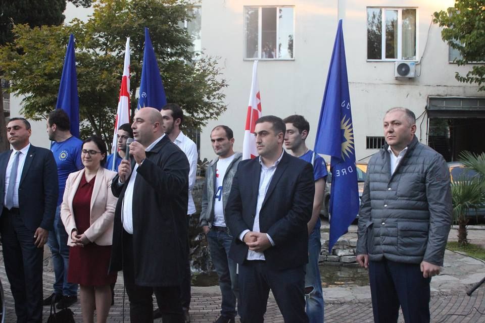 “ქართული ოცნების” კანდიდატების ამომრჩეველთან შეხვედრას პარლამენტარები შეუერთდნენ  [R]
