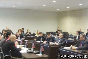 უმცირესობა საარჩევნო კოდექსის ცვლილებას უმრავლესობის შიშს უკავშირებს