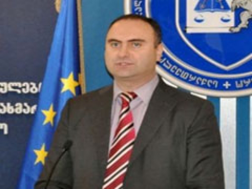 ქუთაისის მერობის “ნაციონალ–მეოცნებე” კანდიდატმა  ბურჯანაძის კადრი გადაფარა