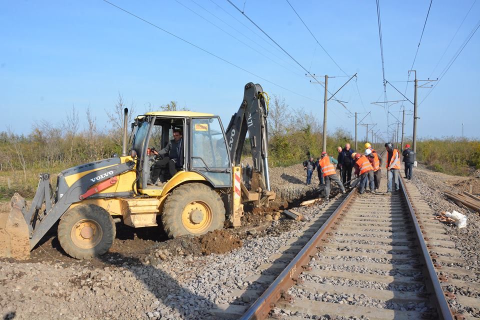ქუთაისი-სამტრედიის სარკინიგზო ხაზის ქვეშ საფეხმავლო გვირაბის მოწყობა მიმდინარეობს