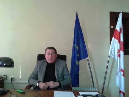 რა ქონებას ფლობს წყალტუბოს გამგებელი?