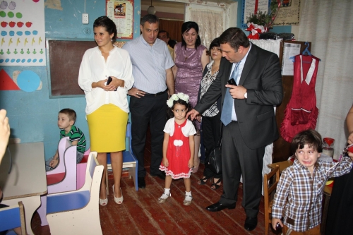 ქუთაისის მერმა ბავშვებს სასწავლო წლის დაწყება მიულოცა